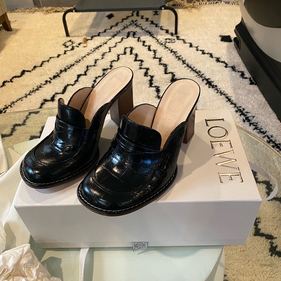 New with box black Loewe mules - Picture 4 of 5